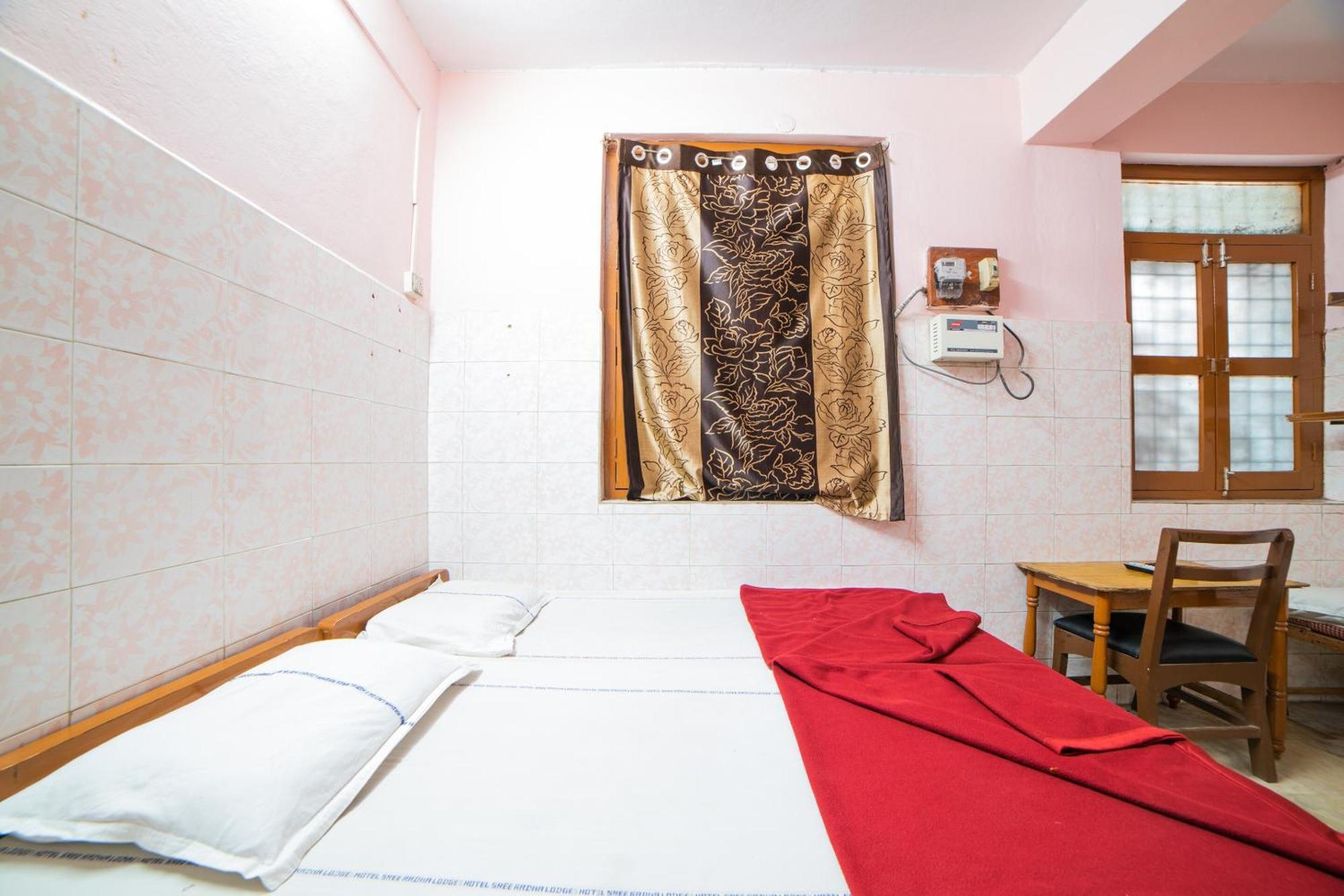 Hotel O Sree Radha Lodge Near Snow World Secunderabad Ngoại thất bức ảnh