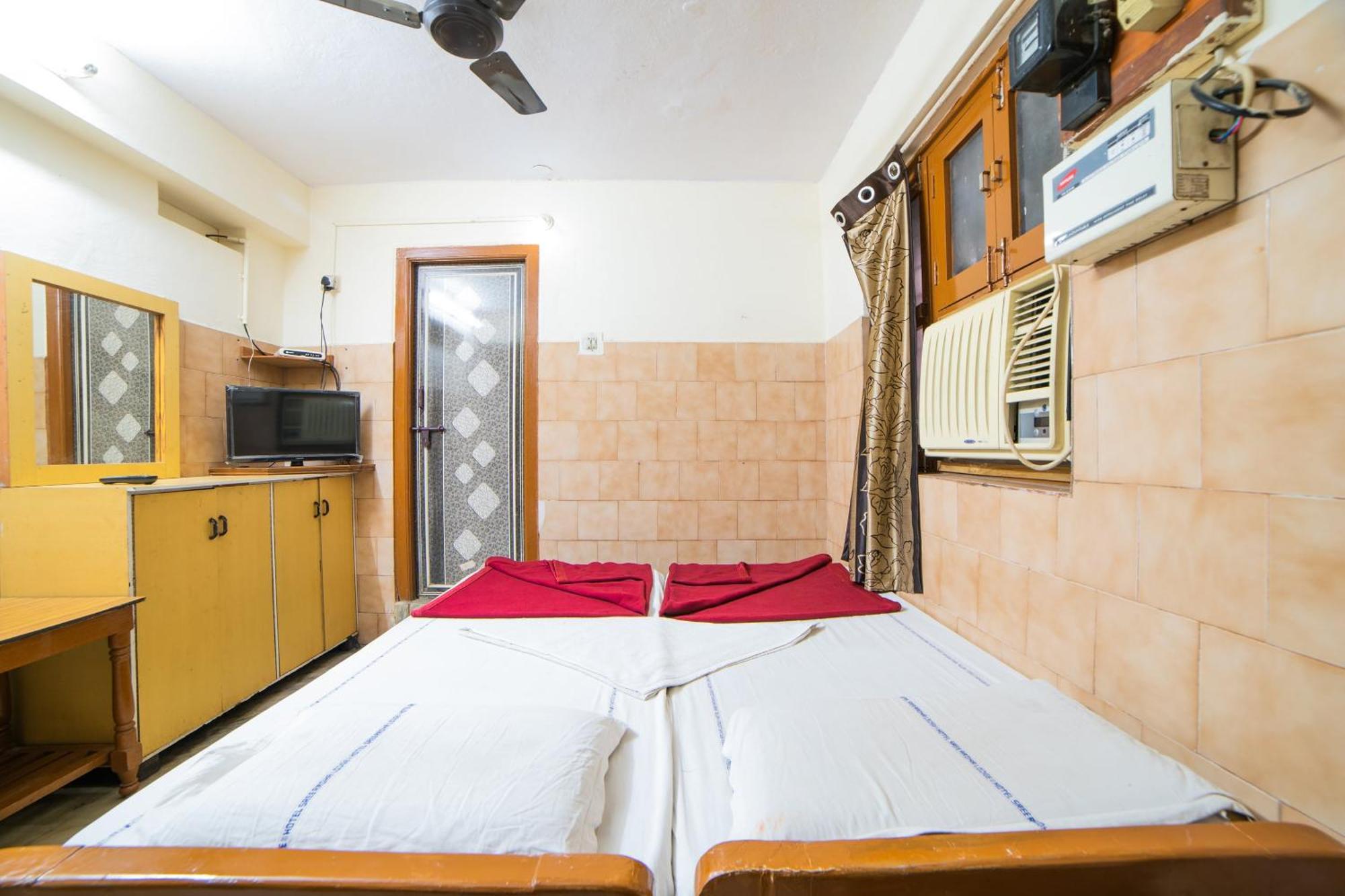 Hotel O Sree Radha Lodge Near Snow World Secunderabad Ngoại thất bức ảnh