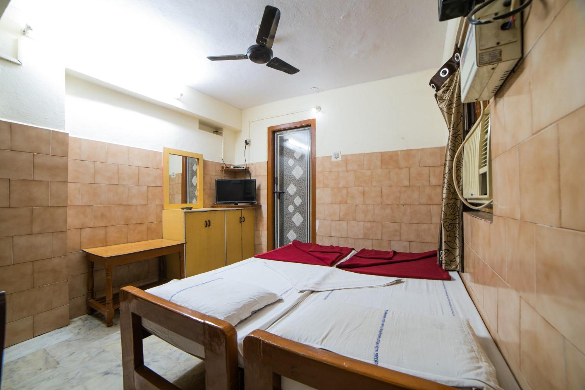 Hotel O Sree Radha Lodge Near Snow World Secunderabad Ngoại thất bức ảnh