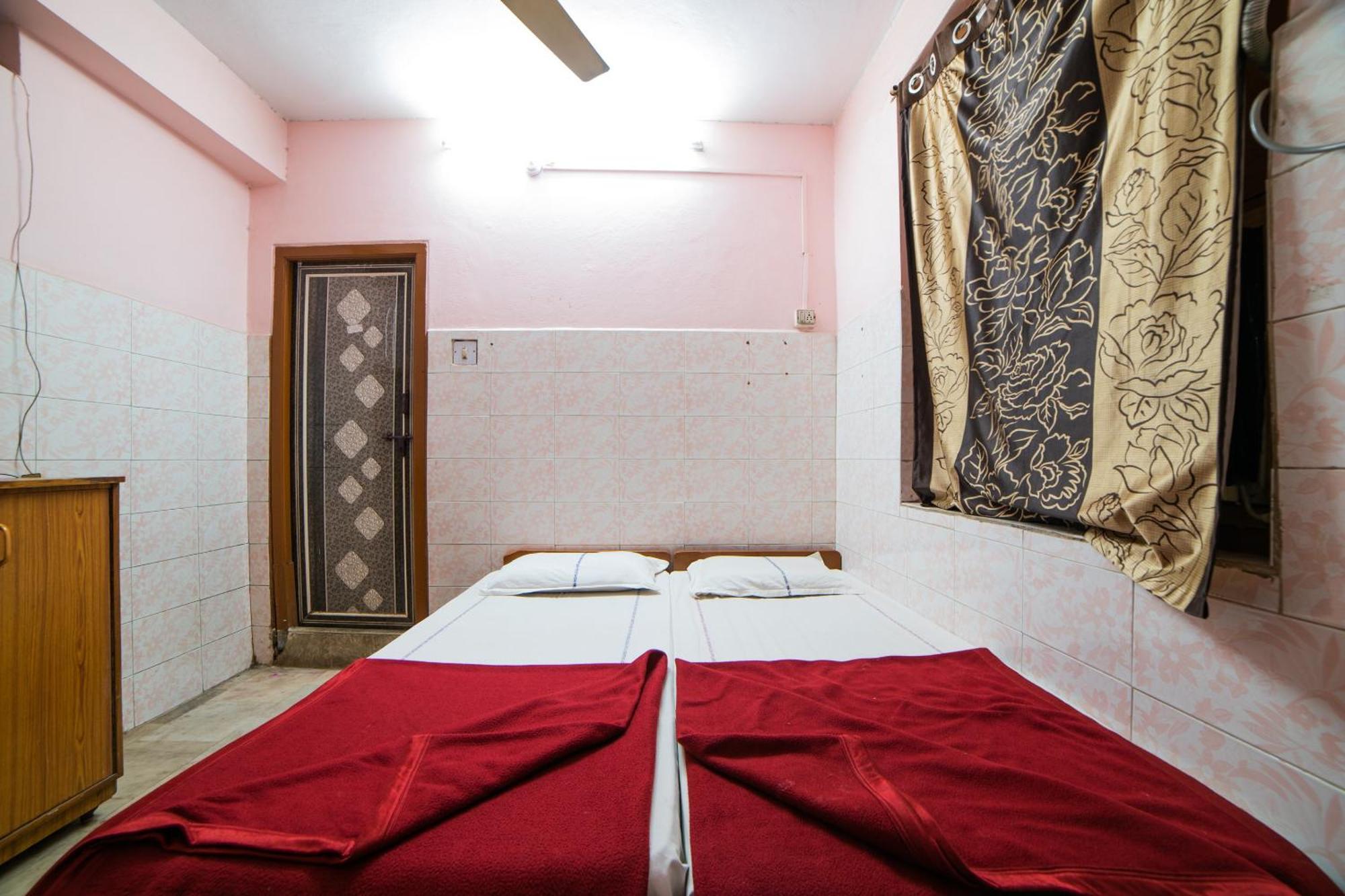Hotel O Sree Radha Lodge Near Snow World Secunderabad Ngoại thất bức ảnh