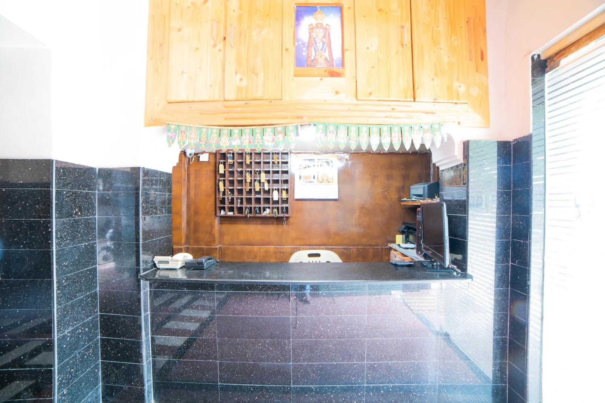 Hotel O Sree Radha Lodge Near Snow World Secunderabad Ngoại thất bức ảnh