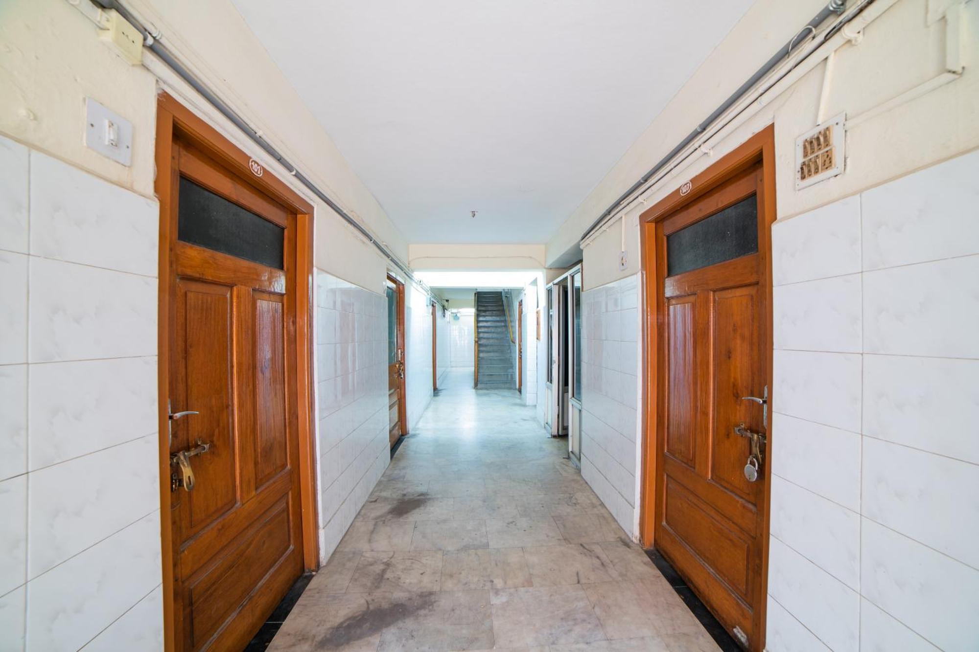 Hotel O Sree Radha Lodge Near Snow World Secunderabad Ngoại thất bức ảnh